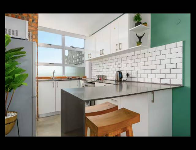 0.5 BEDROOM APARTMENT SOLD IN SEA POINT